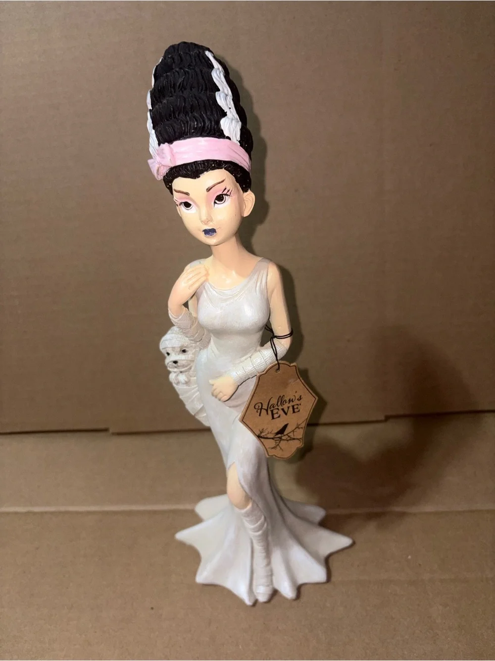 BRIDE OF FRANKENSTEIN WITH HER DOG HALLOWEEN DECOR